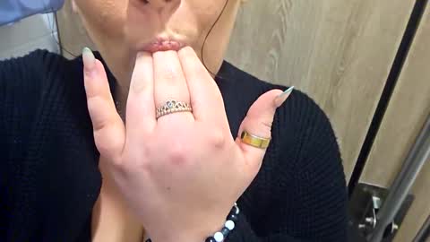 Snapshot of velvetroulette chatting on November 2025 12:27:02 PM velvetroulette online show from November 2025 12:27:02 PM