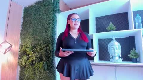 Snapshot of velvetscarlett chatting on February 2026 12:15:01 PM velvetscarlett online show from February 2026 12:15:01 PM