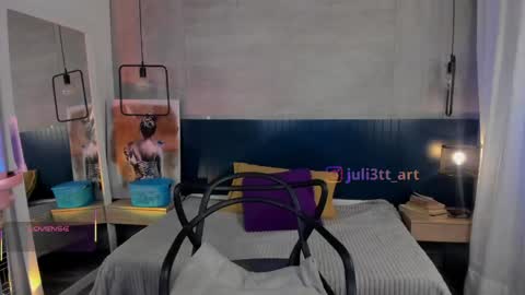velvettease_ online show from June 2026 01:17:02 PM