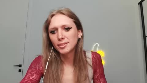 Snapshot of velvettgirl chatting on February 2026 04:24:02 PM VelvetTGirl online show from February 2026 04:24:02 PM