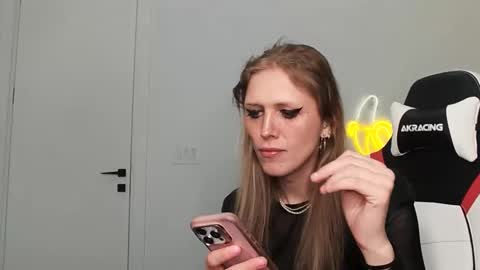 Snapshot of velvettgirl chatting on February 2026 02:48:02 AM VelvetTGirl online show from February 2026 02:48:02 AM