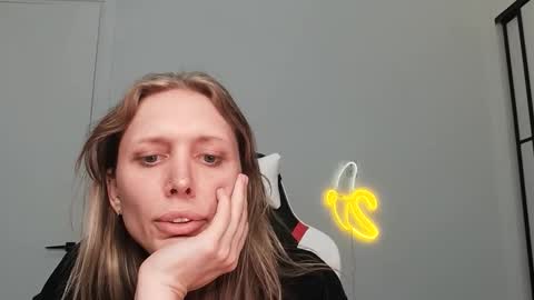 Snapshot of velvettgirl chatting on February 2026 08:23:01 PM VelvetTGirl online show from February 2026 08:23:01 PM