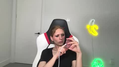 Snapshot of velvettgirl chatting on February 2026 08:13:01 AM VelvetTGirl online show from February 2026 08:13:01 AM