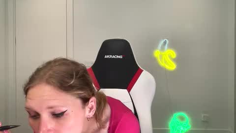 Snapshot of velvettgirl chatting on February 2026 06:59:02 PM VelvetTGirl online show from February 2026 06:59:02 PM