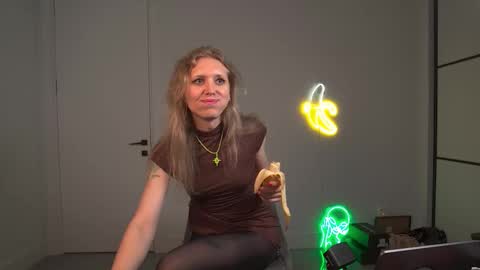 VelvetTGirl online show from March 2026 02:44:01 PM