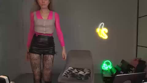 VelvetTGirl online show from March 2026 09:30:01 PM