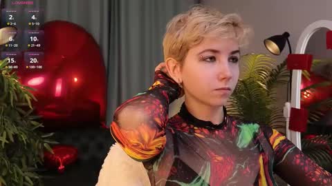 CLEOshort hair  TIna long hair  online show from February 2025 03:06:01 PM