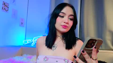 velvetvibes_ online show from June 2026 01:44:02 AM