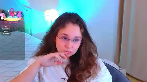 Snapshot of velvetvixencute chatting on September 2025 05:32:01 AM velvetvixencute online show from September 2025 05:32:01 AM
