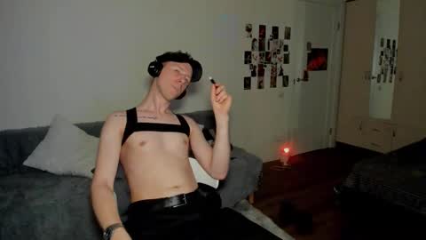 Vence online show from March 2026 09:30:01 PM