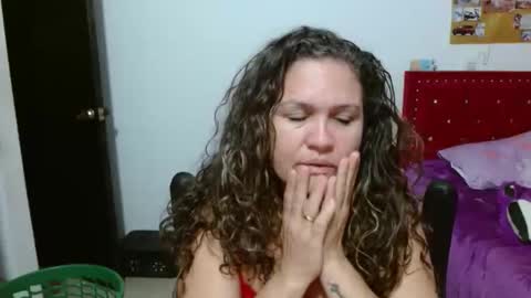 Snapshot of venecasexy44 chatting on April 2026 08:17:01 AM venecasexy44 online show from April 2026 08:17:01 AM