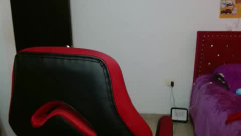 Snapshot of venecasexy44 chatting on April 2026 01:46:01 PM venecasexy44 online show from April 2026 01:46:01 PM