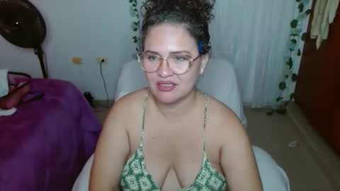 Snapshot of venecasexy44 chatting on April 2026 01:41:02 PM venecasexy44 online show from April 2026 01:41:02 PM