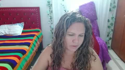 Snapshot of venecasexy44 chatting on May 2026 10:43:02 AM venecasexy44 online show from May 2026 10:43:02 AM