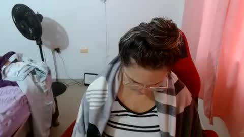 Snapshot of venecasexy44 chatting on May 2026 11:40:02 AM venecasexy44 online show from May 2026 11:40:02 AM