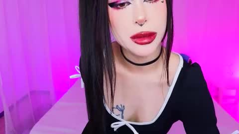 Vivian online show from November 2025 03:49:02 AM