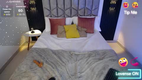 venus_999_ online show from May 2026 09:44:02 PM