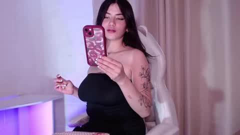 Snapshot of venus_art11 chatting on January 2025 02:27:02 AM venus_art11 online show from January 2025 02:27:02 AM