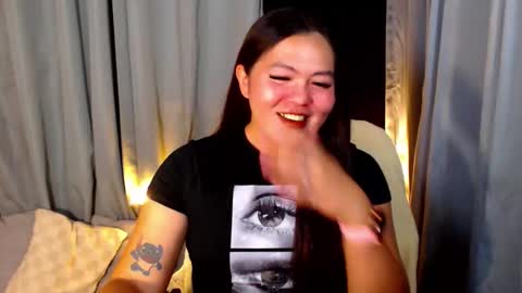 Snapshot of venus_colly chatting on April 2026 05:07:02 AM I am Colly Your mystery girl online show from April 2026 05:07:02 AM