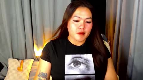 Snapshot of venus_colly chatting on April 2026 06:19:01 AM I am Colly Your mystery girl online show from April 2026 06:19:01 AM