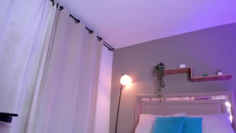 Snapshot of venus_reid chatting on January 2025 08:06:01 AM venus_reid online show from January 2025 08:06:01 AM