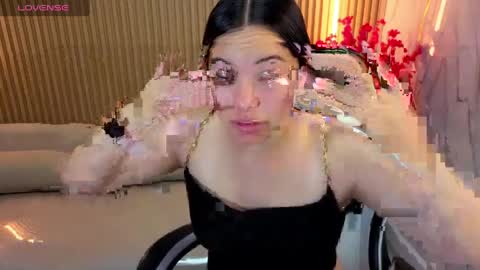 Snapshot of venus_velvet_tp chatting on April 2026 12:58:02 PM Venus online show from April 2026 12:58:02 PM