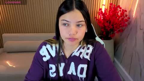 Snapshot of venus_velvet_tp chatting on May 2026 12:58:01 PM Venus online show from May 2026 12:58:01 PM