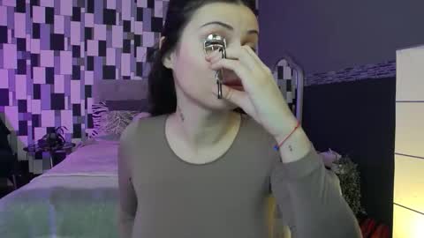 venusinylons online show from December 2025 01:05:02 PM