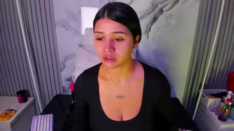 Snapshot of venusowen_ chatting on May 2026 01:17:01 PM Venusowen online show from May 2026 01:17:01 PM