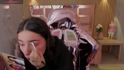 venuss online show from April 2026 01:02:01 PM