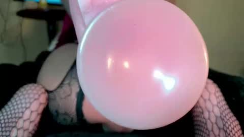 Venus online show from December 2025 01:48:02 AM