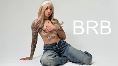 Snapshot of venusvan chatting on November 2025 11:00:02 AM Shelly online show from November 2025 11:00:02 AM