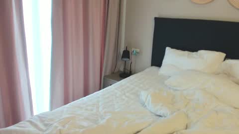 Violetta  online show from December 2025 03:45:02 AM