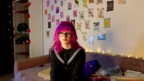 Erica online show from April 2026 08:06:01 PM