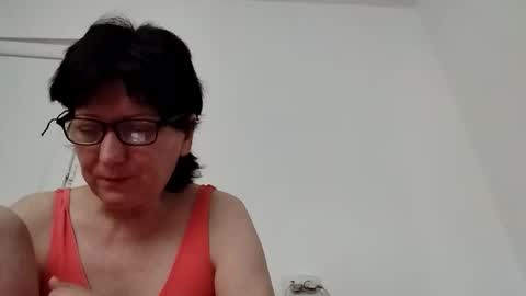 Snapshot of vera_elle chatting on May 2026 02:02:02 PM Vera online show from May 2026 02:02:02 PM