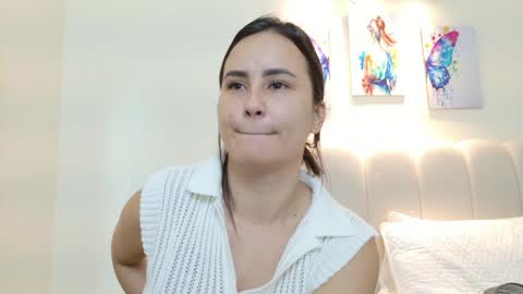 Snapshot of veraschmidt chatting on May 2026 12:33:02 PM Vera online show from May 2026 12:33:02 PM