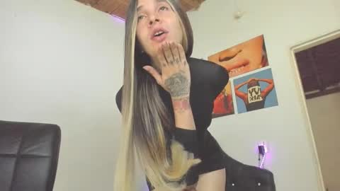 Snapshot of vergonxx_ chatting on February 2026 09:22:01 PM sarah online show from February 2026 09:22:01 PM