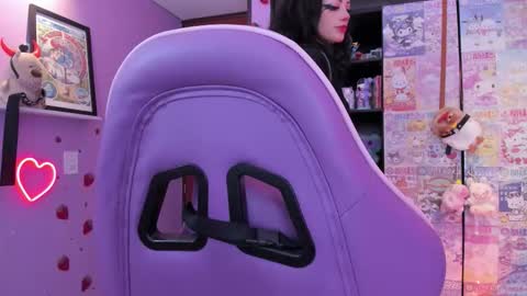 Snapshot of vero_osb chatting on December 2025 12:06:01 AM online show from December 2025 12:06:01 AM