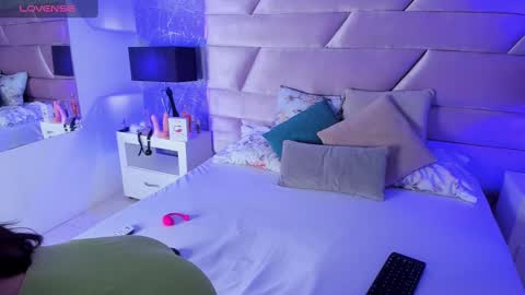 Vero online show from February 2025 04:20:01 AM