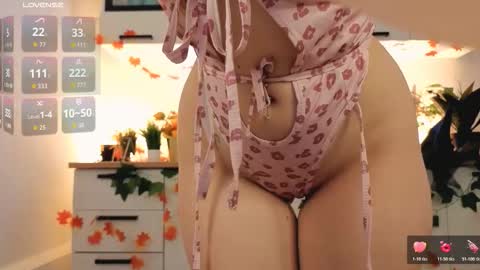 Snapshot of veronica_blush chatting on October 2025 12:16:01 PM VERONICA FOLLOW ME online show from October 2025 12:16:01 PM