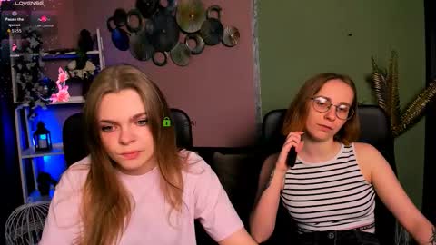 Ronni online show from November 2025 08:07:01 PM