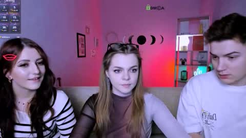 Ronni online show from November 2025 08:08:02 PM