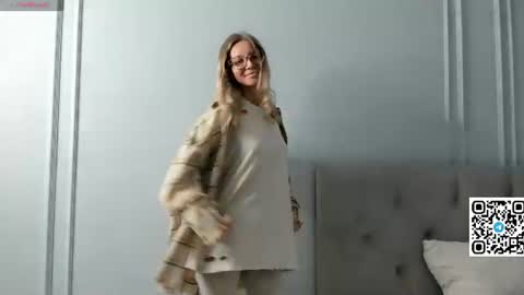 Snapshot of veronica_burns chatting on July 2026 11:06:02 AM Anny online show from July 2026 11:06:02 AM