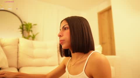 Snapshot of veronica_mendez1 chatting on December 2024 11:35:01 AM Veronica online show from December 2024 11:35:01 AM