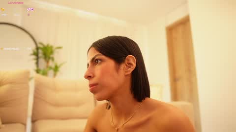 Snapshot of veronica_mendez1 chatting on December 2024 03:22:02 PM Veronica online show from December 2024 03:22:02 PM