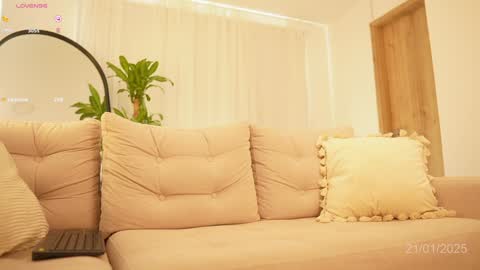 Snapshot of veronica_mendez1 chatting on January 2025 02:37:01 PM Veronica online show from January 2025 02:37:01 PM