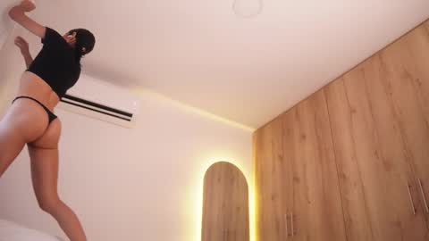 Veronica online show from December 2025 07:53:02 PM