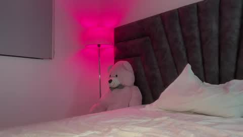Miss Veronica dussan  Tw Veronicasm     IG Ashveronica  online show from June 2026 12:32:02 AM