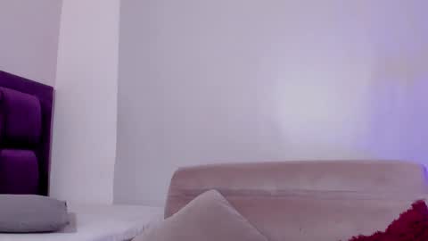 Snapshot of veronicagilss chatting on January 2025 04:48:01 PM Veronica Gills online show from January 2025 04:48:01 PM