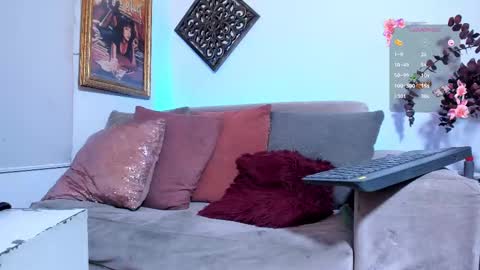 Snapshot of veronicagilss chatting on February 2025 07:25:01 PM Veronica Gills online show from February 2025 07:25:01 PM